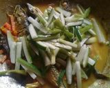 Foto langkah ke 5 dari resep Ikan kembung acar kuning.
