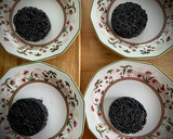 Foto del paso 3 de la receta: Sepia al ajillo con timbal de arroz carnaroli en su tinta