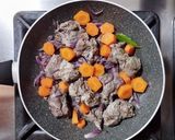 A picture of step 2 of Seared Boiled Beef with Onions (Leftover Recipe).