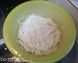 รูปขั้นตอนการทำที่ 3 ของ ก๋วยเตี๋ยวไก่​