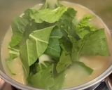 Hình bước làm 3 của món Cơm nhà 9 - cà ri gà, canh cá cải trắng đậu hũ