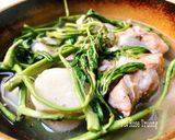 Hình bước làm 3 của món Canh Khoai Sọ Xương Heo Nấu Rau Nhút