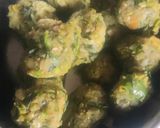 A picture of step 2 of Lilwani Kachori.