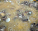 Foto del paso 2 de la receta: Huevo con champiñones y queso