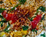 Foto langkah ke 3 dari resep Indomie ala Burjo topping Jamur Kuping.