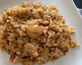 Foto del paso 5 de la receta: Arroz exprés de salmón y gambitas