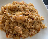 Foto del paso 5 de la receta: Arroz exprés de salmón y gambitas