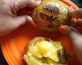 A picture of step 3 of Jacket potato.