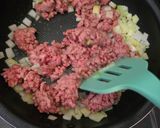 Foto langkah ke 5 dari resep Martabak Daging Sapi Teflon.