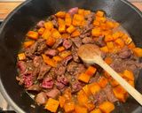 Serpenyős csirkemáj édeskrumplival recept fázis 1 fotója