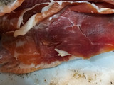 Trucha al horno con jamón y patatas panaderas