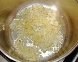 Foto del passaggio 2 della ricetta Risotto ai funghi porcini