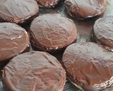 Foto del paso 4 de la receta: Alfajorcitos riquísimos y fáciles para los más pequess!!