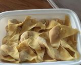 A picture of step 3 of Chicken mushroom noodle with wonton.