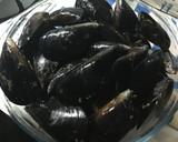 Foto del paso 1 de la receta: Mejillones picantes marineros al brandy