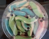 Foto langkah ke 5 dari resep Kukis Ulat Sagu / Caterpillar lucu dan unik.