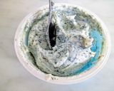 Kapros sajtkrémmel töltött, baconos csirkemell recept fázis 2 fotója