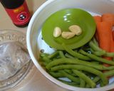 Foto langkah ke 1 dari resep Oseng Buncis Bakso Wortel Simple.
