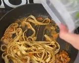Foto langkah ke 2 dari resep Green Fettuccine Bolognese.