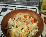 Foto del paso 2 de la receta: Fideos de arroz con bambú, pollo y soja