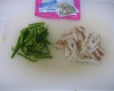 A picture of step 1 of Green Peppers, Chikuwa, and Shio-Kombu Stir-Fry.