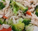 รูปขั้นตอนการทำที่ 2 ของ สลัดบรอกโคลี&สันในไก่