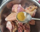 Hình bước làm 2 của món Gà tần lá ngải hải phòng