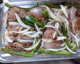 Foto del paso 4 de la receta: Pollo al horno con papas doradas