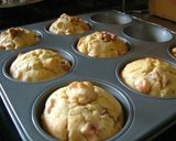A picture of step 5 of Moist Apple Muffins.
