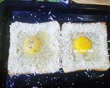 Foto langkah ke 3 dari resep Honey Lemon with Egg Toast.