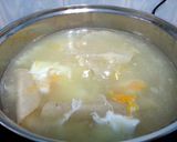 A picture of step 3 of Yee Mee Noodle Soup.