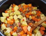 Foto del paso 3 de la receta: Guiso de carne con papa y zanahoria