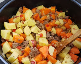 Foto del paso 3 de la receta: Guiso de carne con papa y zanahoria