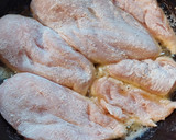 Foto del paso 3 de la receta: Supremas de pollo a la mostaza y miel con polenta grillada