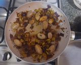Foto del paso 1 de la receta: Pasta en salsa con champiñones y atún