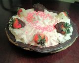 A picture of step 10 of Strawberry Ripple Cream Pie.