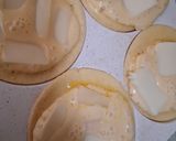Foto langkah ke 3 dari resep Pancake Coin Mozzarella.