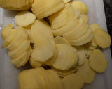 Foto del paso 1 de la receta: Tortilla de patatas con cebolla