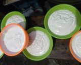 Foto langkah ke 2 dari resep Mini rainbow gulung step by step.