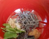 A picture of step 1 of Easy Clear Soup Made with Shio-Konbu.
