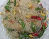 Foto langkah ke 6 dari resep Bihun goreng pedas.