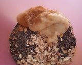 Φωτογραφία βήματος 1 της συνταγής Overnight oatmeal με chia, μπανάνα και καραμέλα από χουρμάδες
