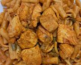 عکس مرحله 1 از دستور ماکارونی با لوبیا و گوشت مرغ