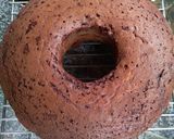 Foto langkah ke 7 dari resep Bolu Coklat Panggang.