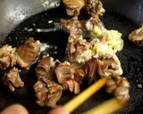 A picture of step 8 of Chicken Gizzards Panfried with Leek-Salt Sauce.