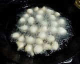 A picture of step 3 of Chawal bada in noodles basket.