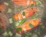 Foto langkah ke 3 dari resep Sop udang galah.