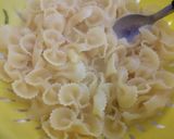 Foto del paso 2 de la receta: Ensalada de fideos, jamón, queso, etc