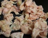 A picture of step 2 of Rich and Delicious Chicken Fat (for Salt-Flavored Ramen).