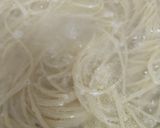 Gambar langkah 4 resipi Spaghetti Goreng.